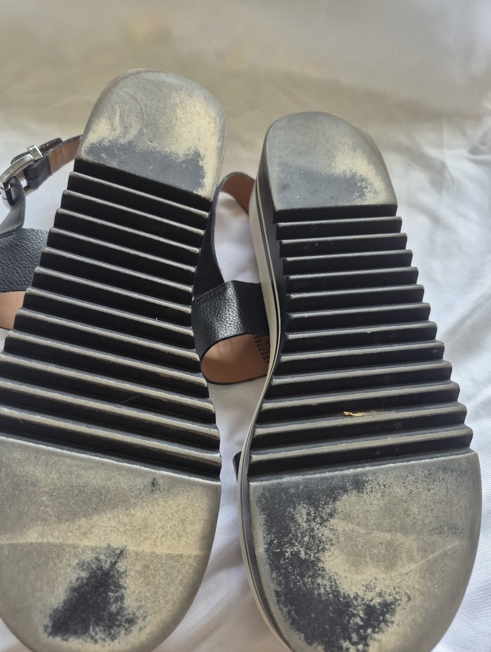 Steve Madden Two-Strap Slingback Sandals. Size 9 - Picture 4 of 6